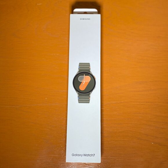 Samsung Galaxy Watch 7 SM-L300 - 40mm - Aluminum Green GPS - NEW Sealed - Picture 1 of 7